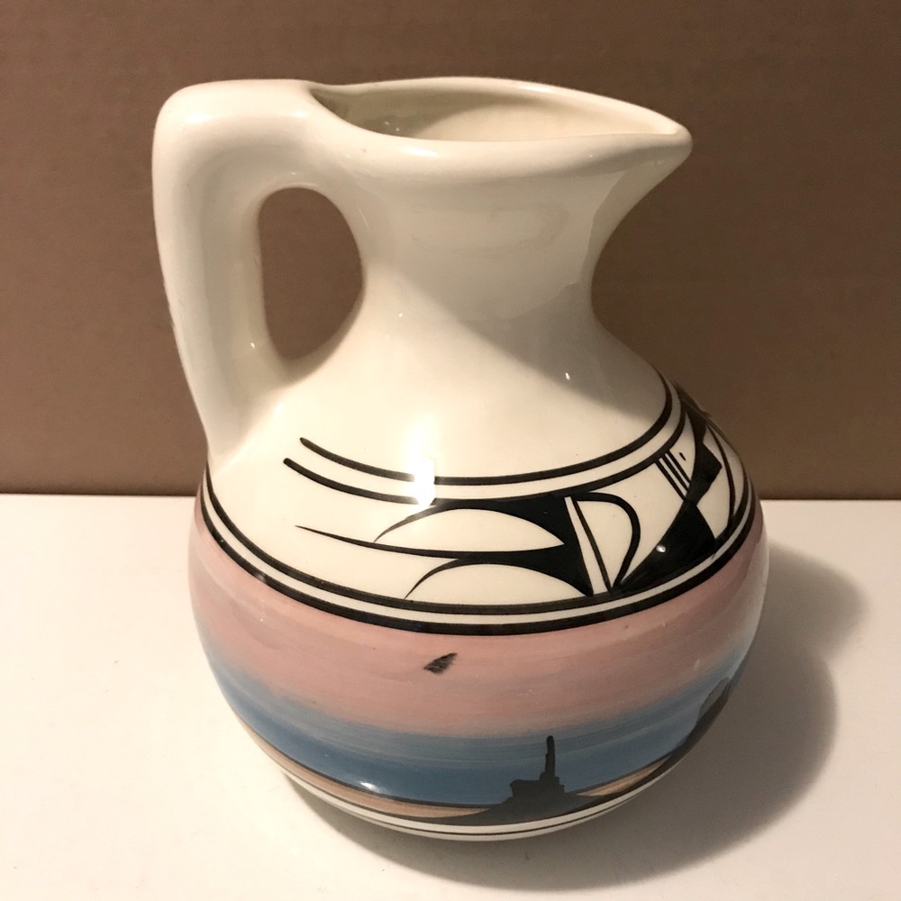 Native American Navajo Pottery